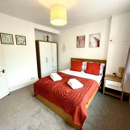 3 Bedroom Victorian In With Parking * Seascale