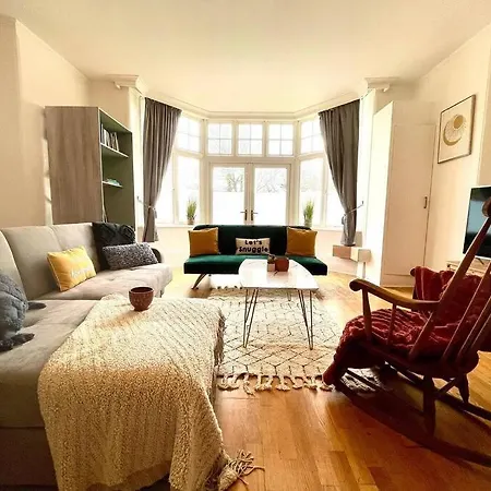 Appartement 3 Bedroom Victorian In With Parking