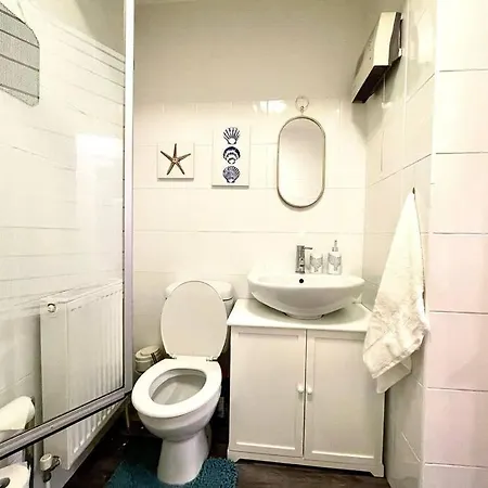 3 Bedroom Victorian In With Parking Appartement Seascale