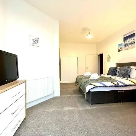 3 Bedroom Victorian In With Parking * Seascale