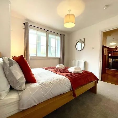 3 Bedroom Victorian In With Parking Appartement Seascale