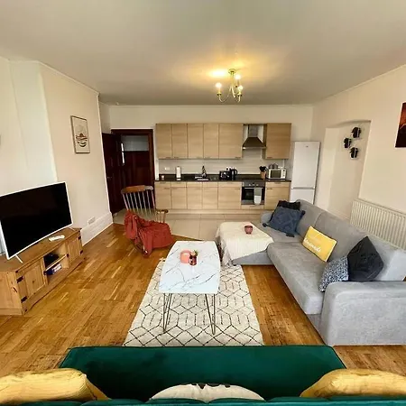 3 Bedroom Victorian In With Parking Seascale