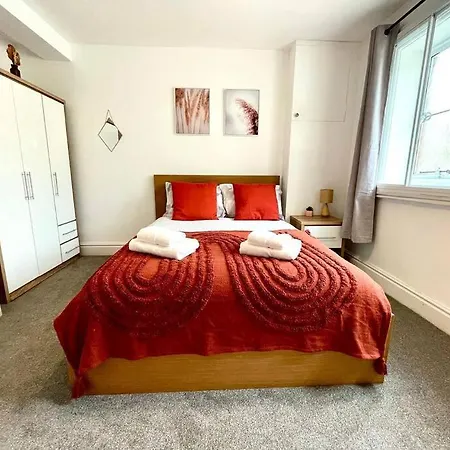 3 Bedroom Victorian In With Parking Apartmán Seascale