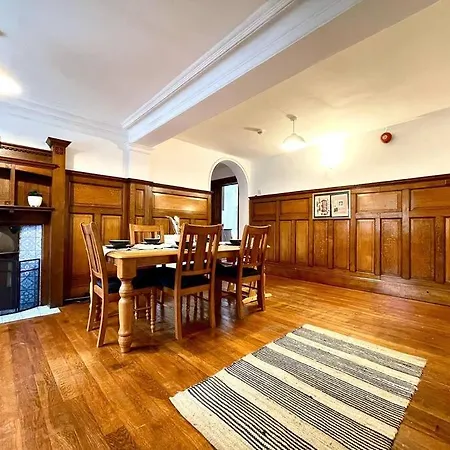 3 Bedroom Victorian In With Parking * Seascale