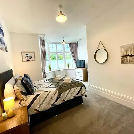 3 Bedroom Victorian In With Parking Apartmán Seascale