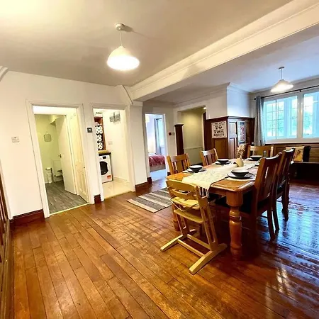 3 Bedroom Victorian In With Parking Seascale