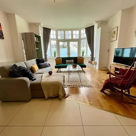 3 Bedroom Victorian In With Parking Seascale