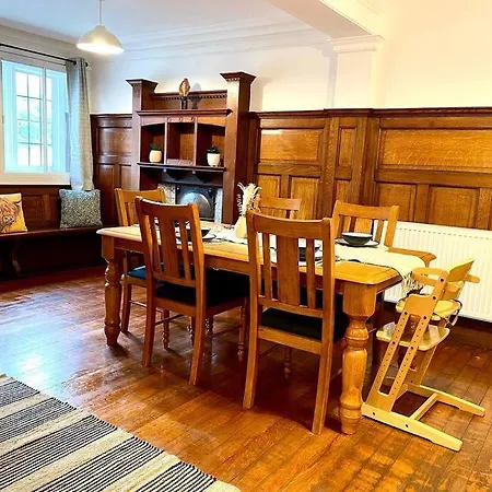 3 Bedroom Victorian In With Parking Appartement Seascale