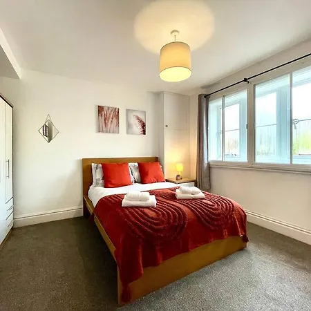 3 Bedroom Victorian In With Parking דירה סיסקייל