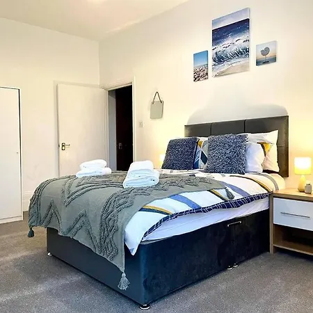דירה 3 Bedroom Victorian In With Parking