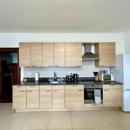 3 Bedroom Victorian In With Parking * סיסקייל