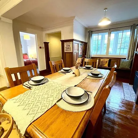דירה 3 Bedroom Victorian In With Parking סיסקייל